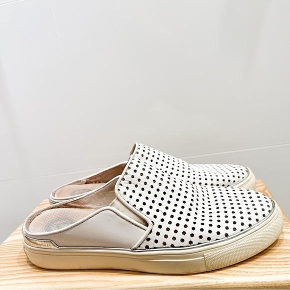 Wishbone white mesh slide on shoes - Picture 3 of 10